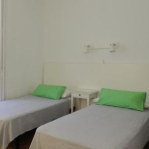 Habitación con 2 Camas Individuales
